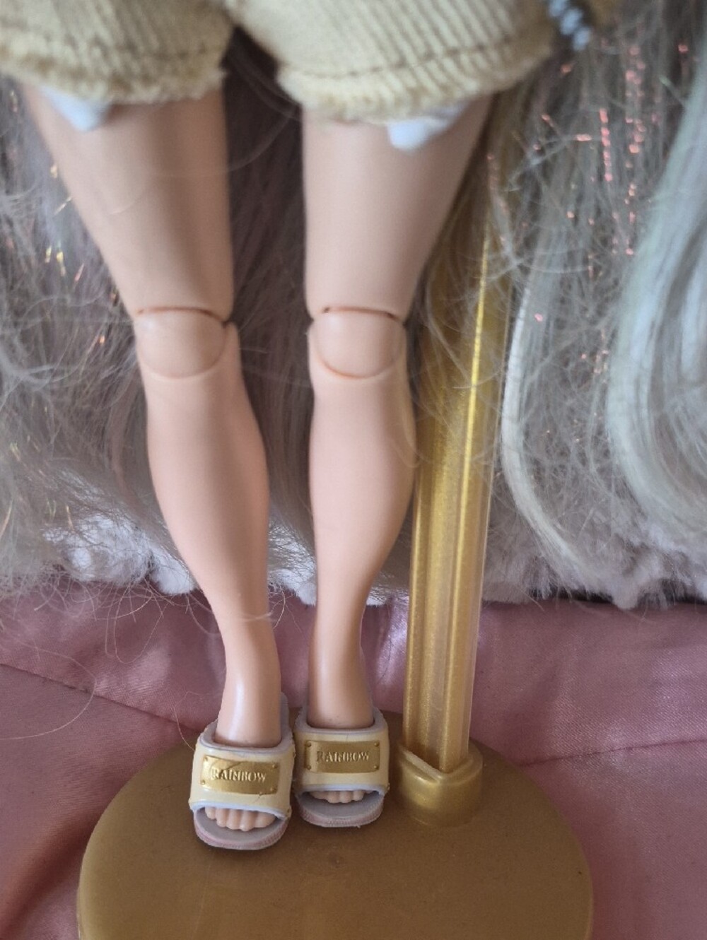 Rainbow High Margo De Perla Doll. - Picture 4 of 5